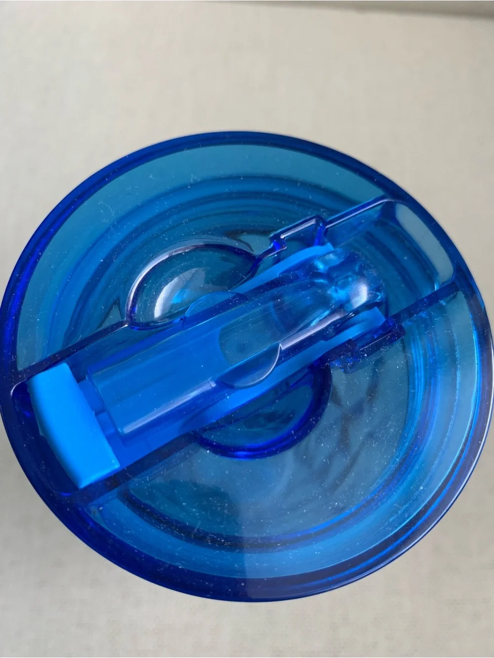 Blue Plastic Tumbler Cup 18 oz w Lid & Straw, BPA-Free, Geometric